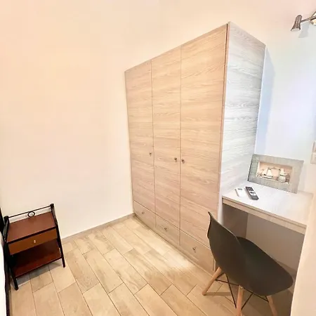 Apartment Famprikas House In